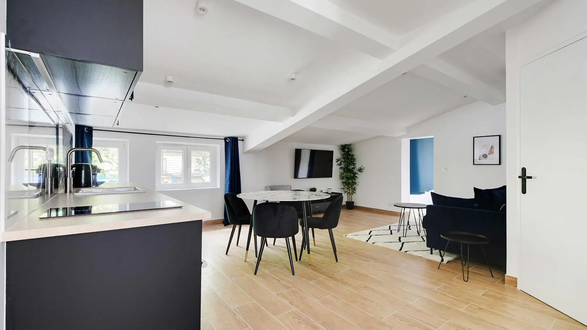 Apartment Refreshing 2bd-6p - 18th Ard *